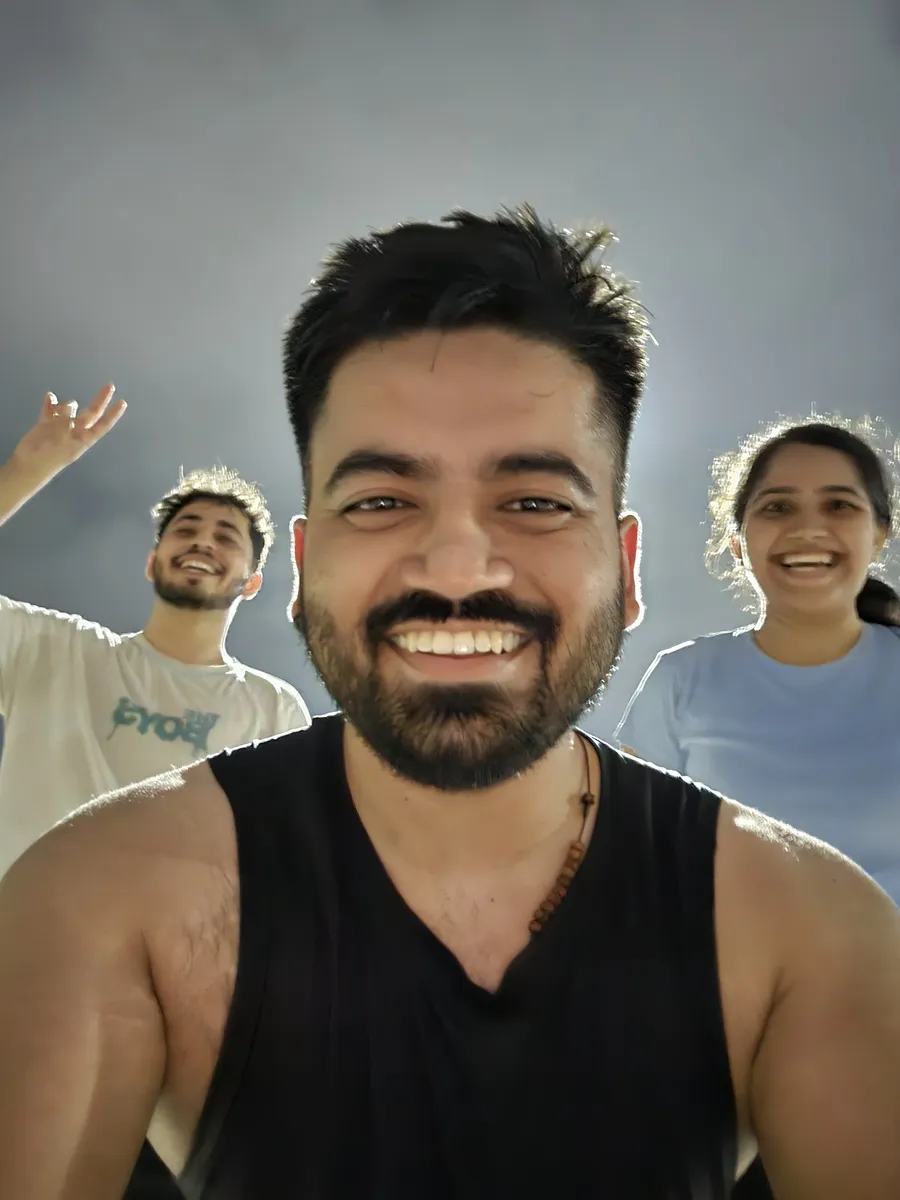 M³RC runners in a close selfie after the run